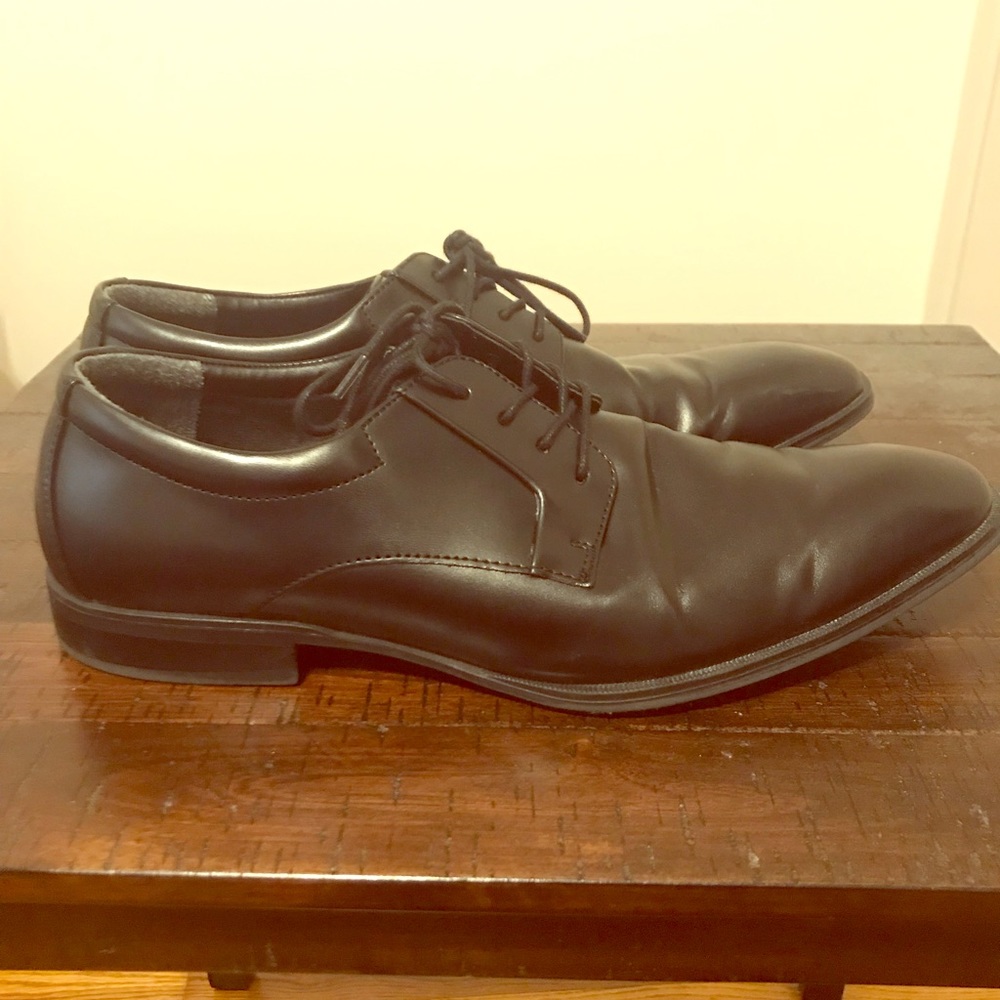 Men’s Black Alfani dress shoes. Size 12M.